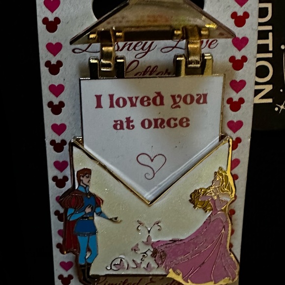 2016 Disney love letters pin - Picture 2 of 2
